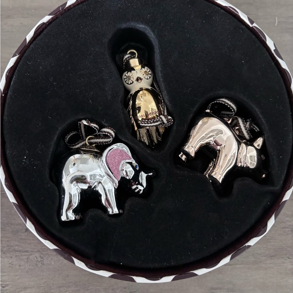 henri bendel Other - Henri Bendel Silver and Gold Animal Ornaments